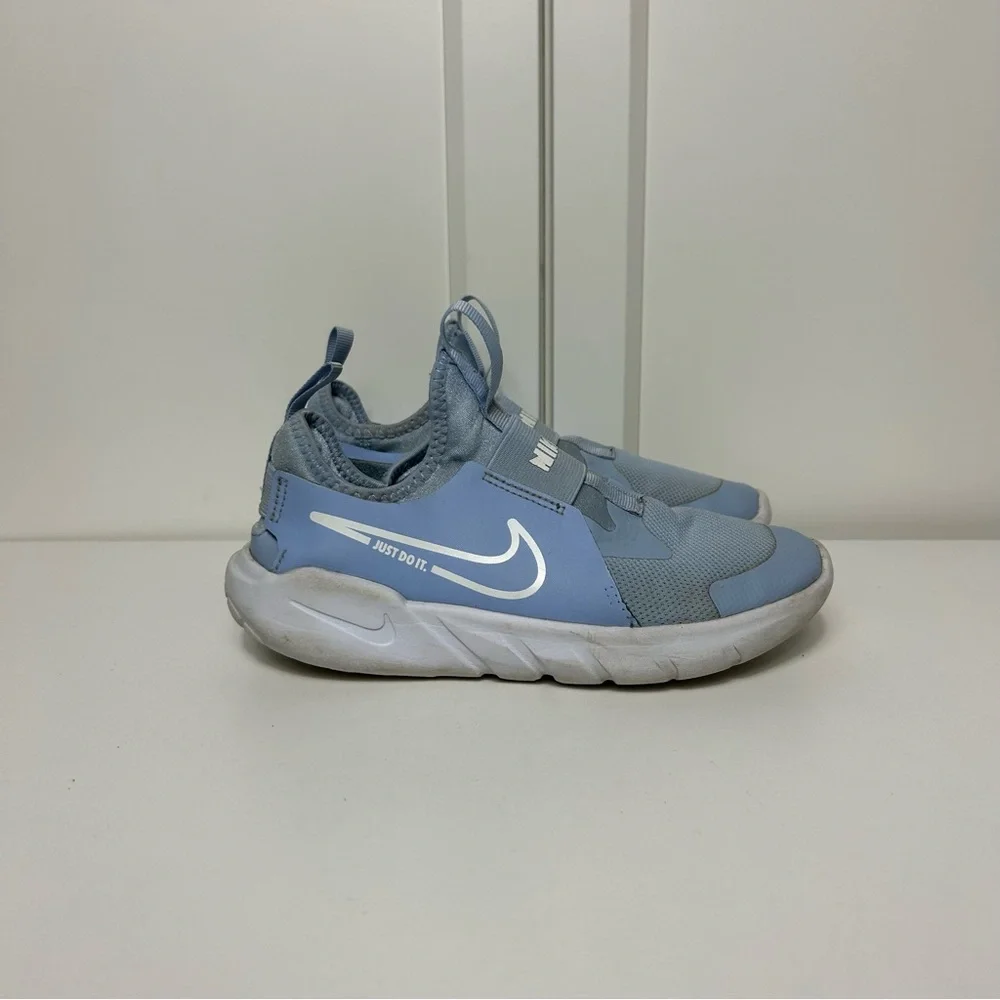 Nike flex runner pastel purple slip on